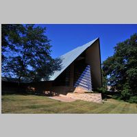 First Unitarian Meeting House (built 1949–51), Madison, Wisconsin, photo Motorrad-67, Wikipedia (unscharf).jpg